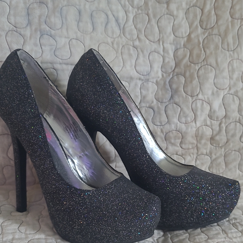 Unlisted by Kenneth Cole Black Glitter Heels